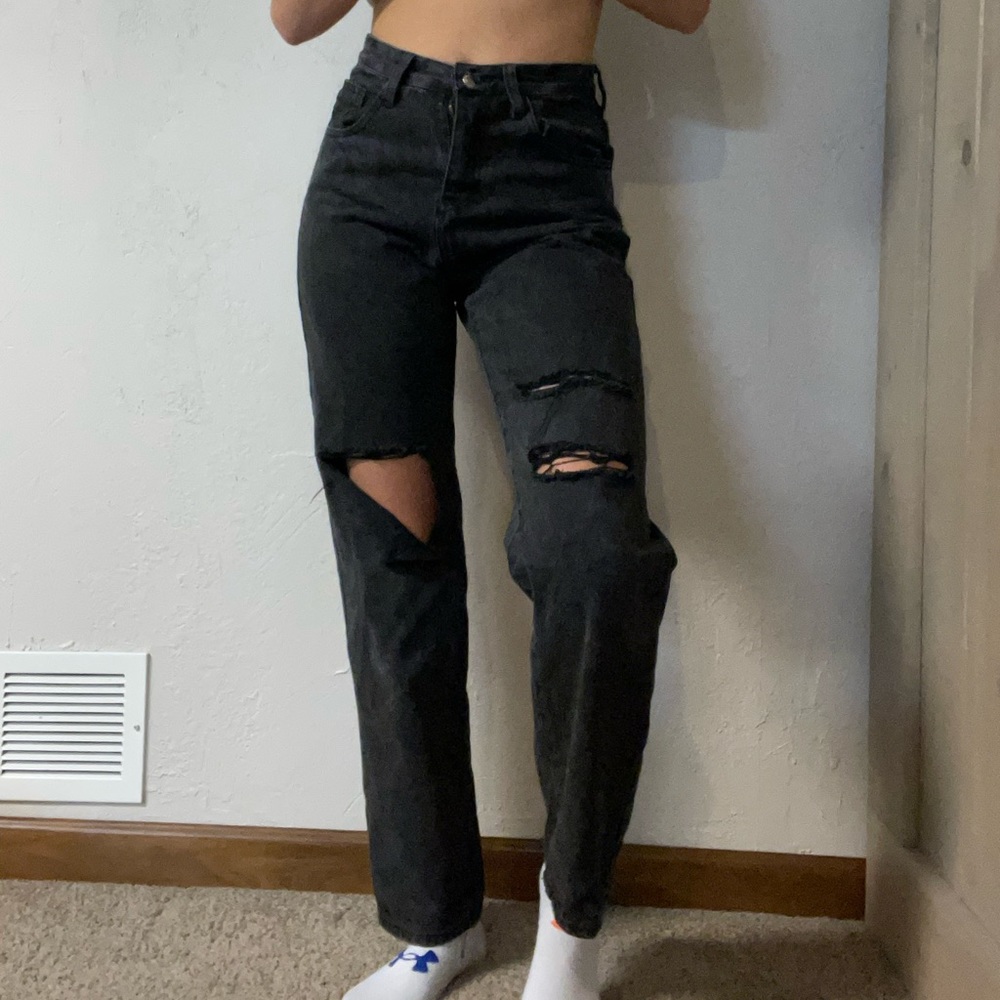 COPY - Ripped black jeans